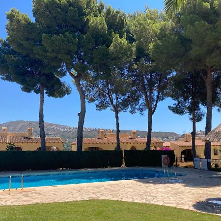 Apartamento con terraza en complejo con 2 piscinas Apartamento Moraira Exterior foto