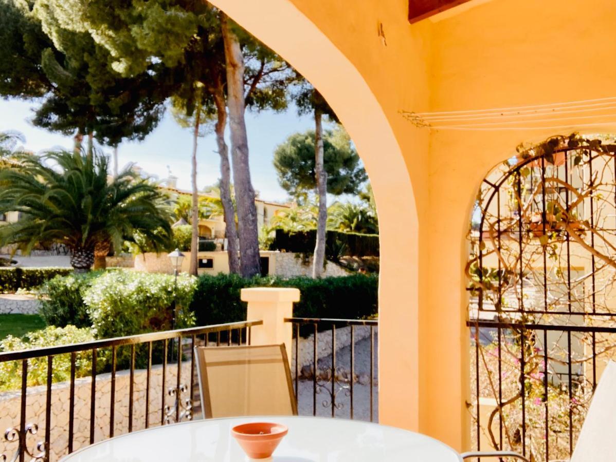 Apartamento con terraza en complejo con 2 piscinas Apartamento Moraira Exterior foto